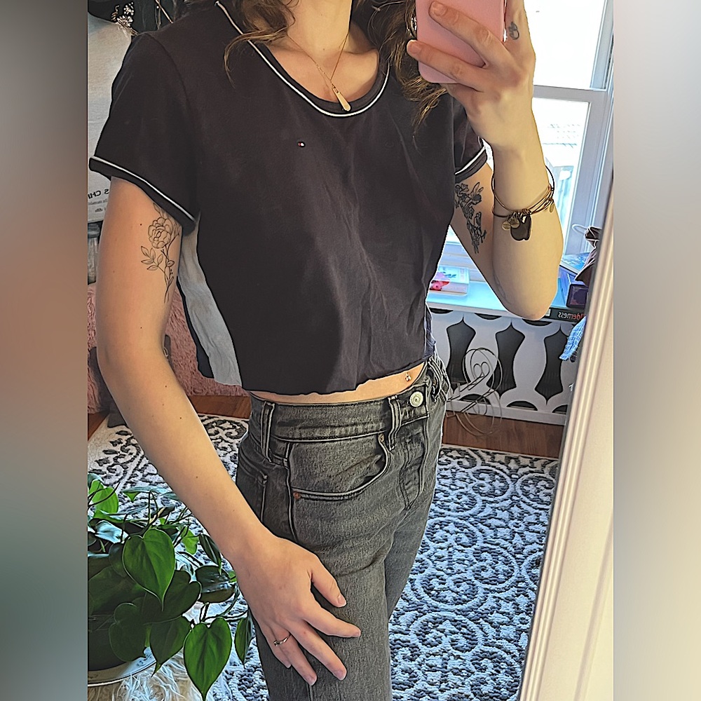 y2k vintage reworked Tommy Hilfiger cropped t ✨